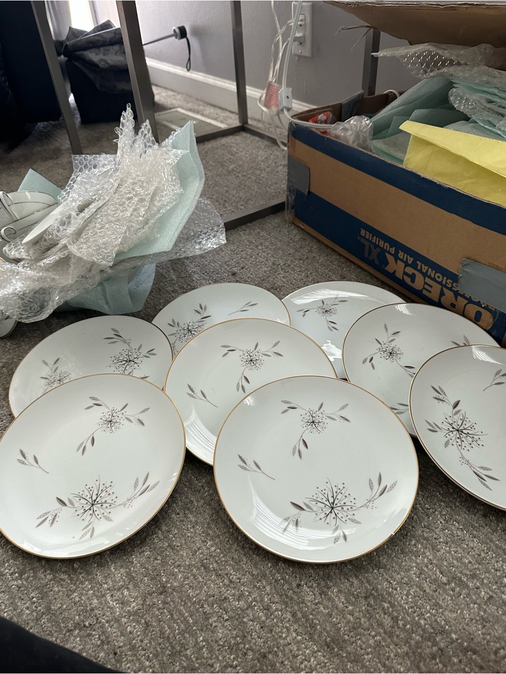 Noritake Gold-Rim Floral Dinner Plates in White and Gray - Set of 8